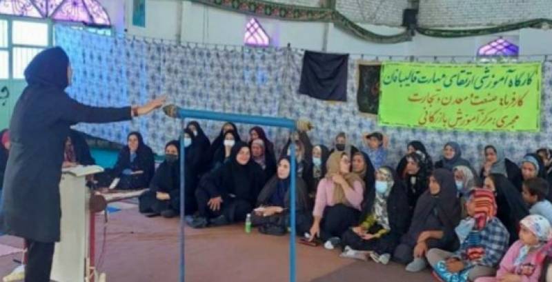 آموزش دوره های فرش دستباف در جنوب کرمان